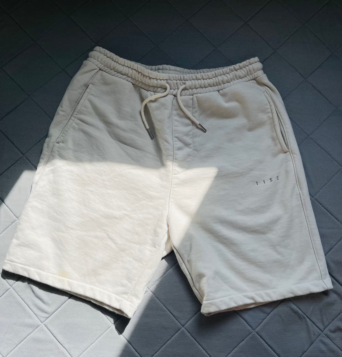 iise 아이보리 반집업, 반바지 셋업 L 상품이미지6