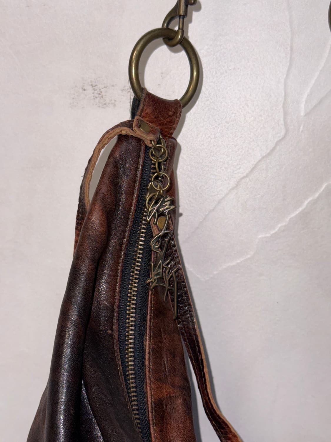 TANKUS brown tie dye lamb skin cross bag 상품이미지3