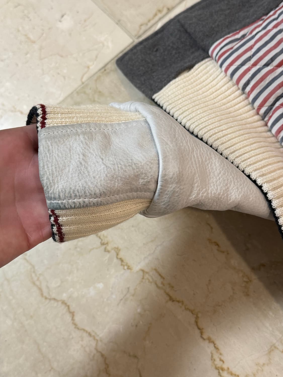 톰브라운 캐시미어 바시티자켓 상품이미지8