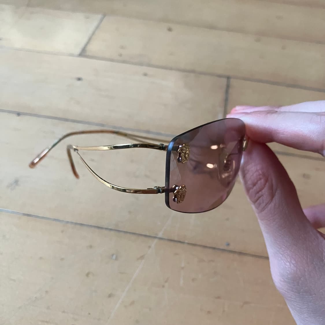 Gianni versace 베르사체 메두사 골드 무테 림리스 선글라스 상품이미지5
