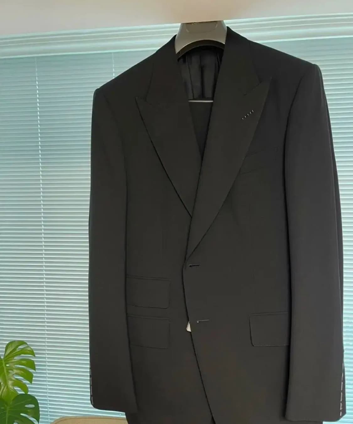 톰포드 윈저수트 블랙 상품이미지3