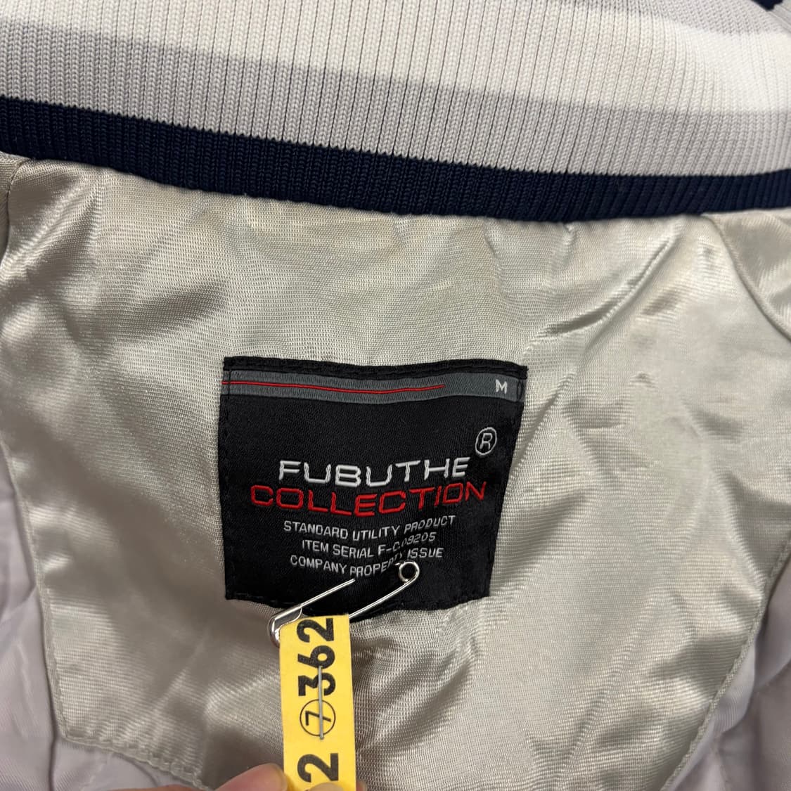 후부 네이비 그레이 유광 퀄팅 숏패딩 상품이미지5