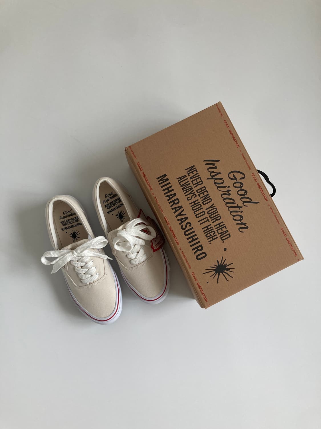 X GU Sneakers 상품이미지1