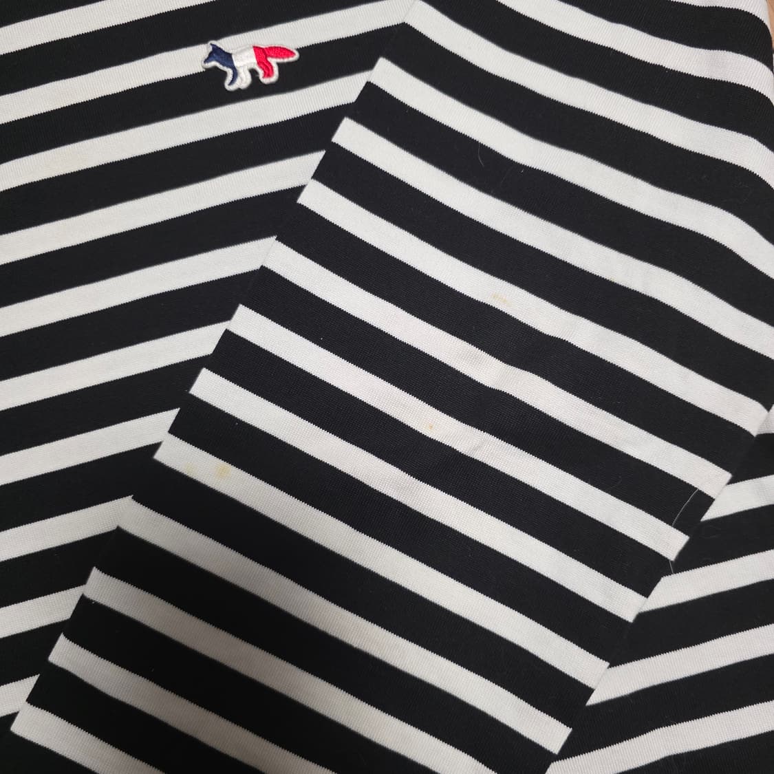 M) 메종키츠네 삼색 패치 스트라이프 라운드 긴팔티 상품이미지3