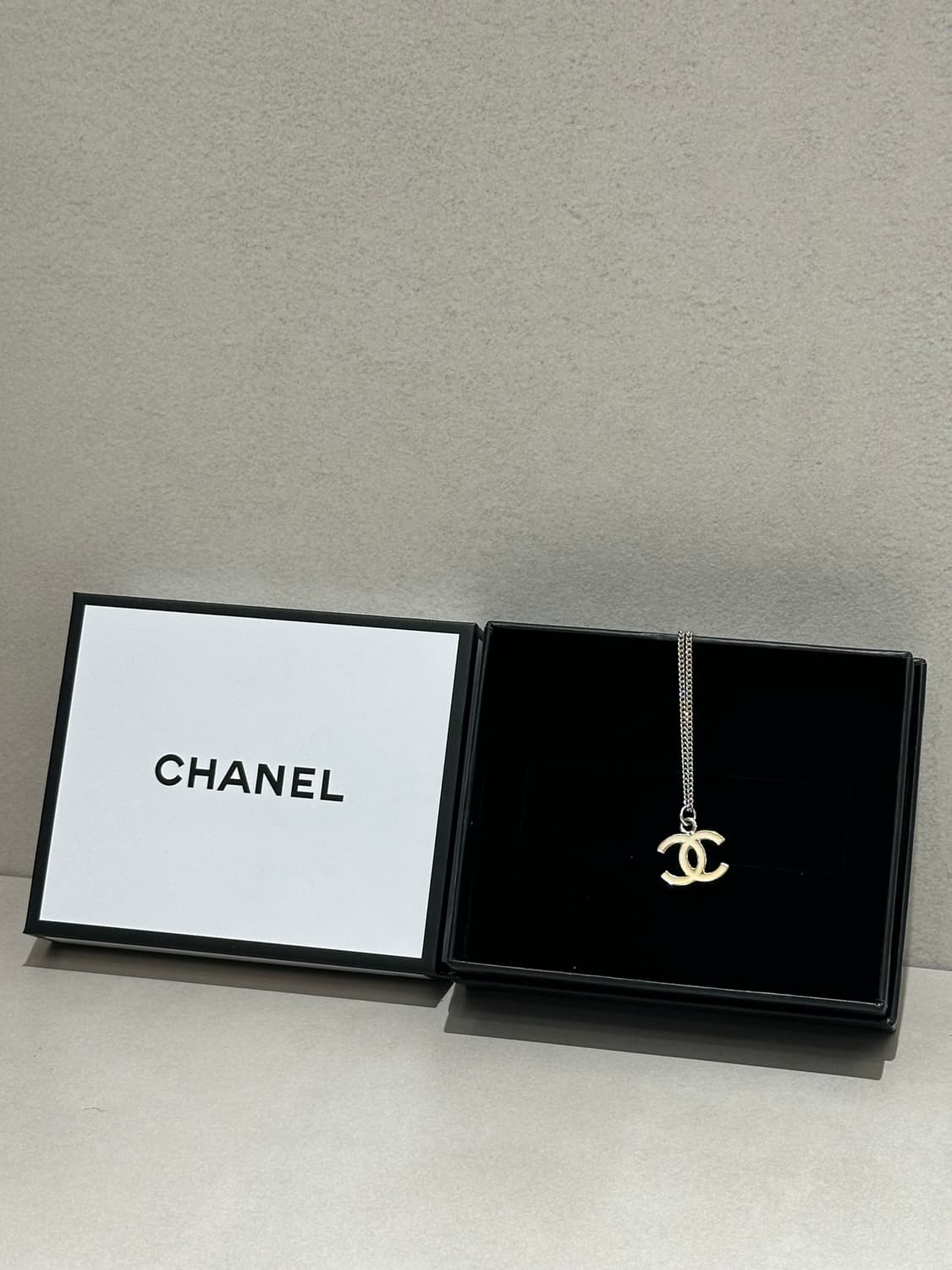샤넬 CC 로고 에폭시목걸이 제니목걸이 상품이미지2