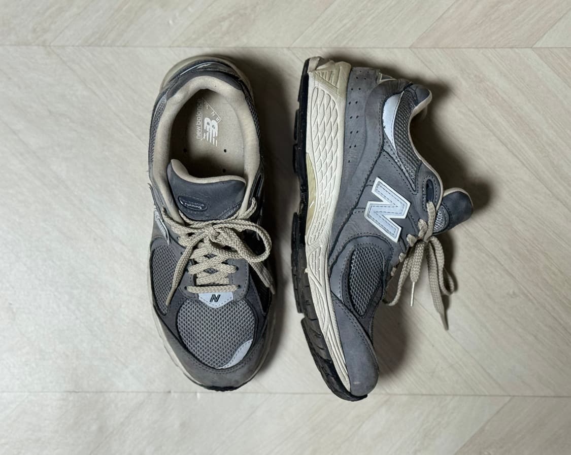 뉴발란스 2002R 상품이미지1