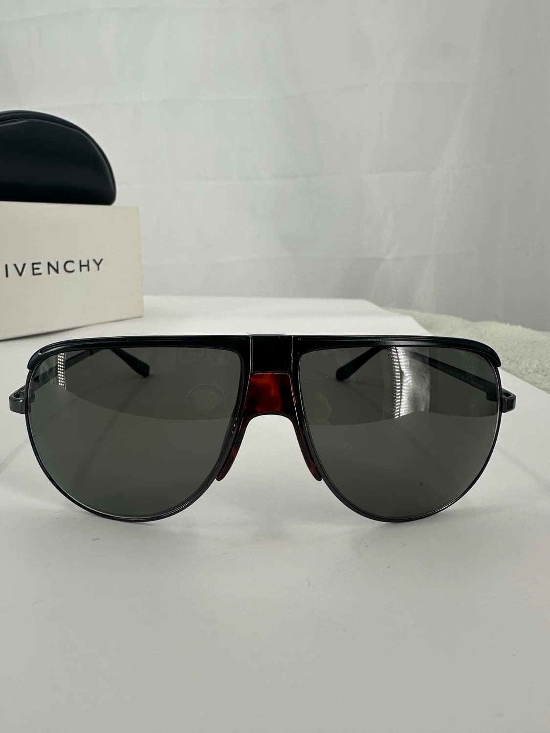 [새상품 무료배송] 정품 지방시 Made in Italy 선글라스 상품이미지1