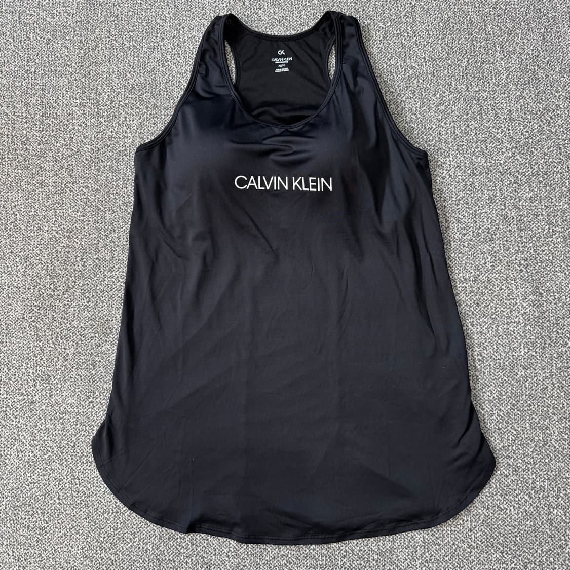 캘빈클라인 퍼포먼스 블랙 화이트 스펠아웃로고 리플렉티브 슬리브리스 상품이미지1