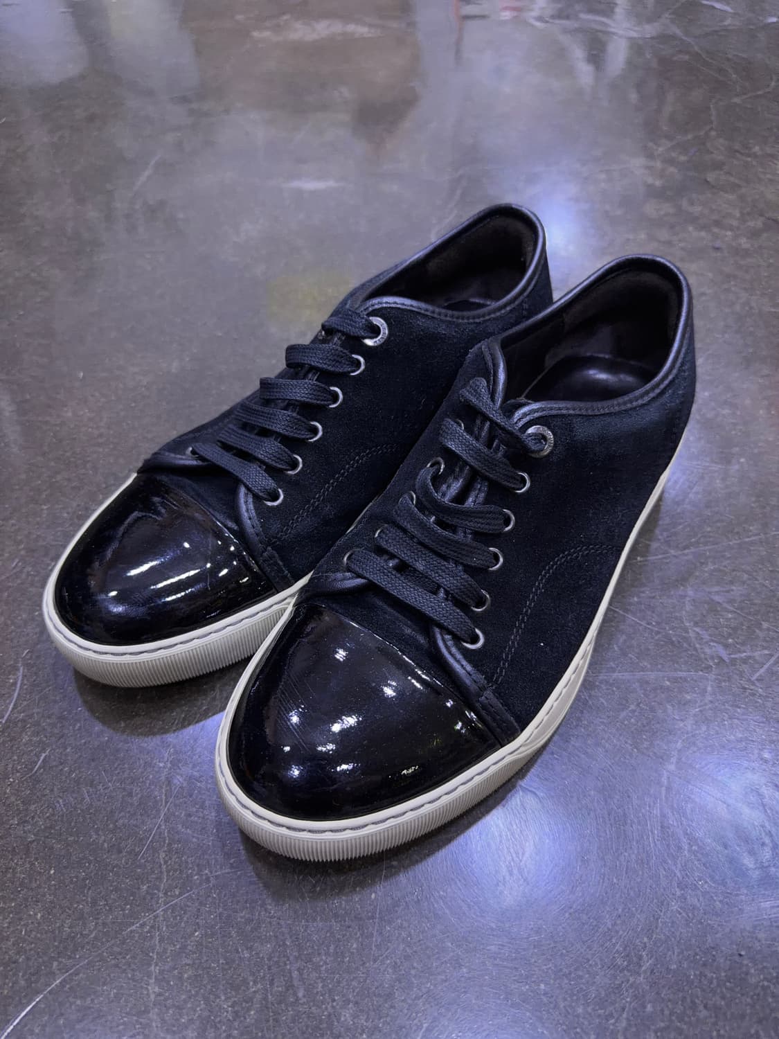 랑방 벨루어 스웨이드 블랙 애나멜 스니커즈 5 (240) 상품이미지1