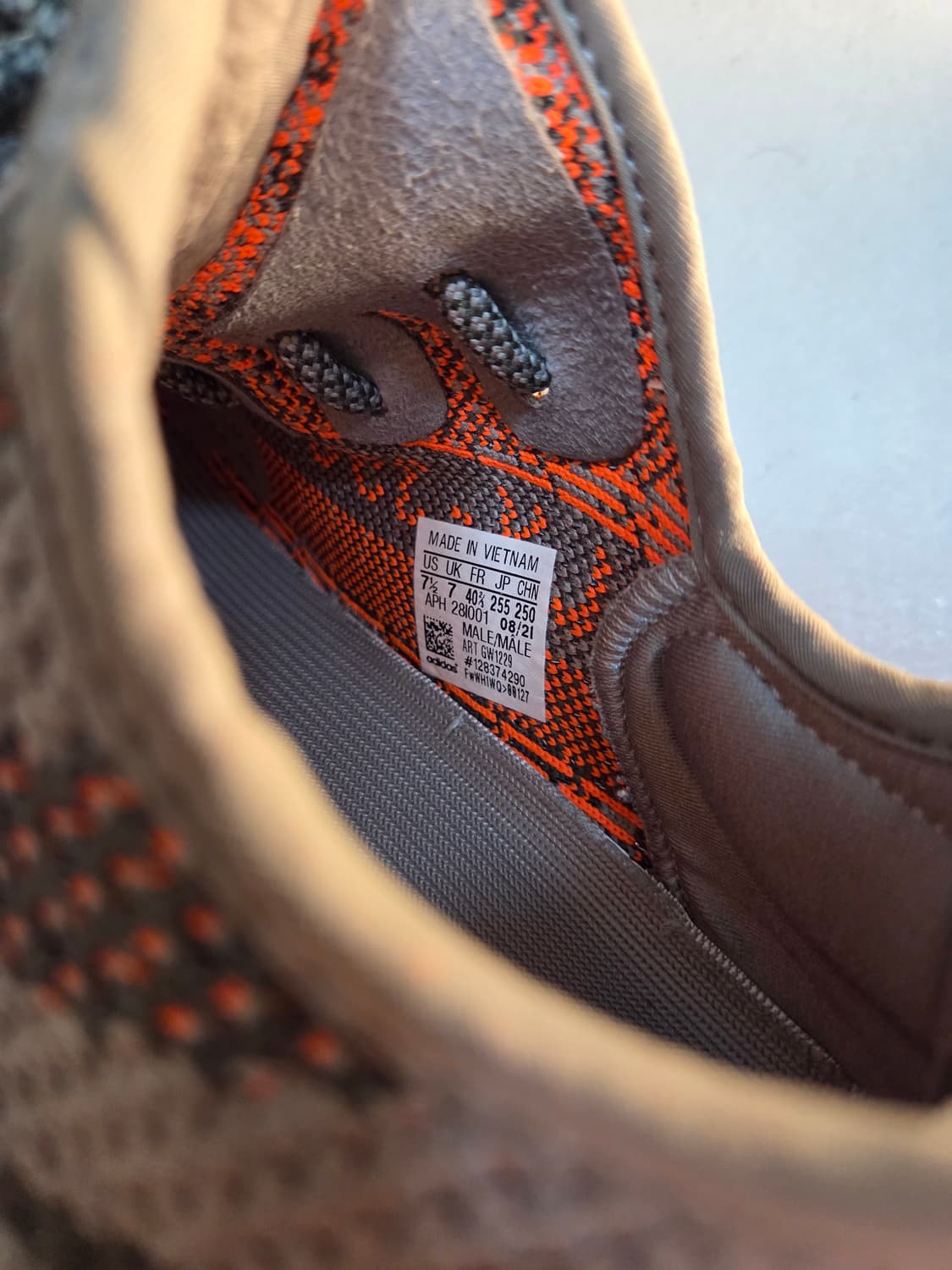 이지부스트 350 V2 벨루가 GW1229 255사이즈 상품이미지5