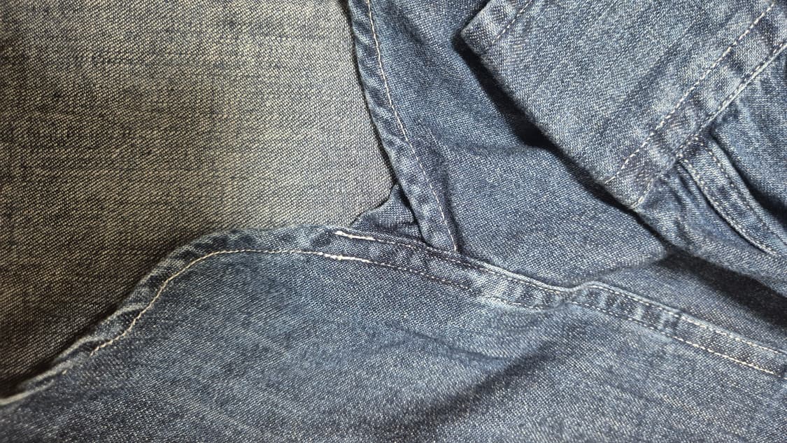 유니클로 일판 중청 샴브레이 데님 셔츠 상품이미지4