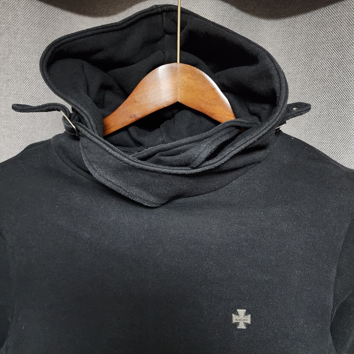 키라라 드레이프 버클 후드티 상품이미지7