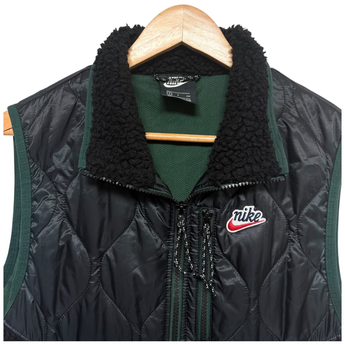 3697 나이키 블랙 뽀글이 퀄팅 패딩조끼 상품이미지2