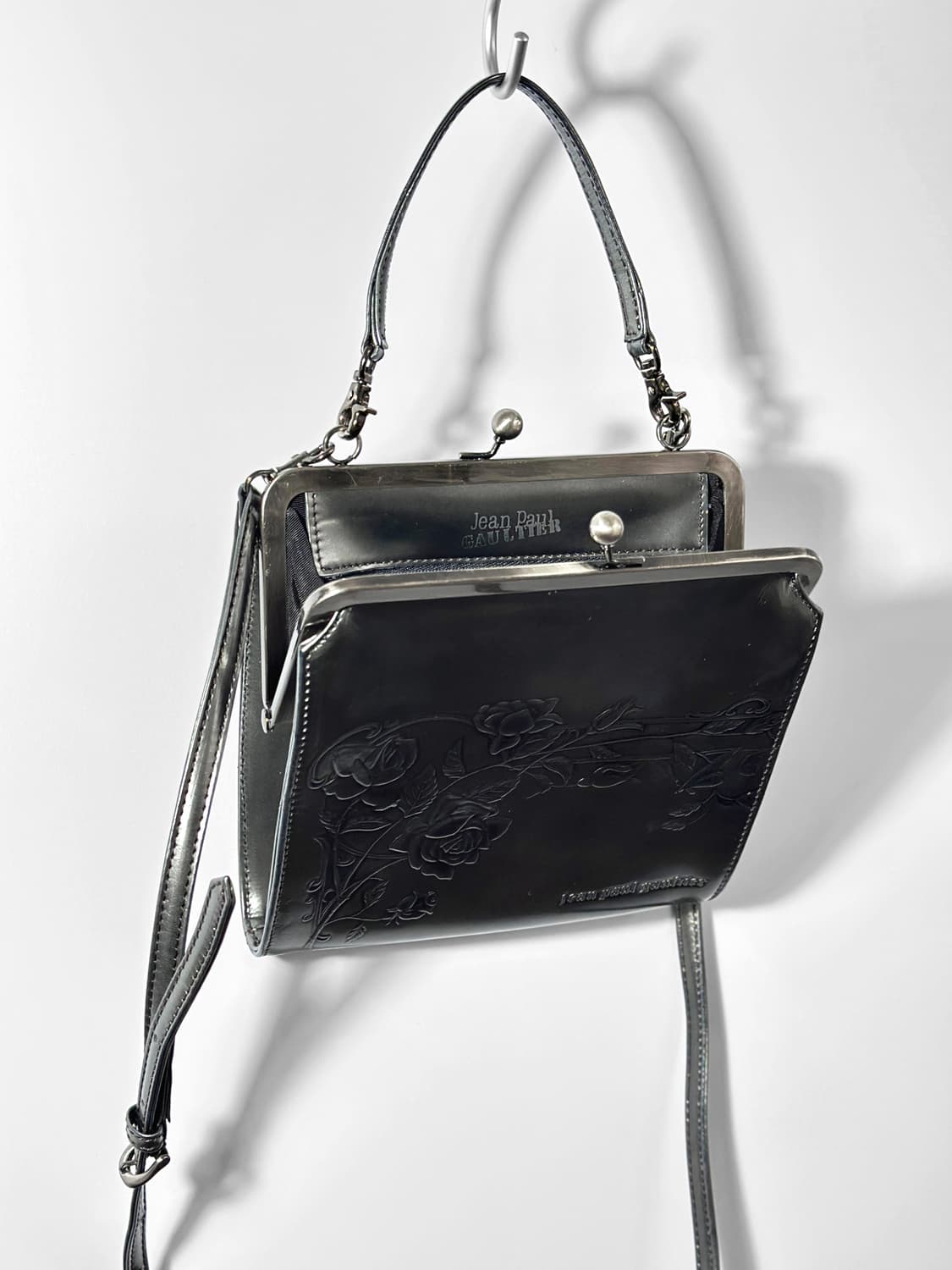 90~00s 장 폴 고르티에 로즈 엠보싱 프레임 백 상품이미지4