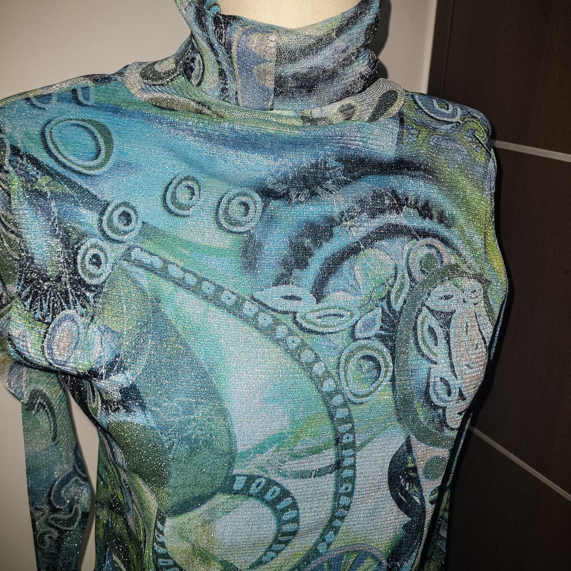 김창숙 부띠끄 프린팅 메쉬 터틀넥 상품이미지2