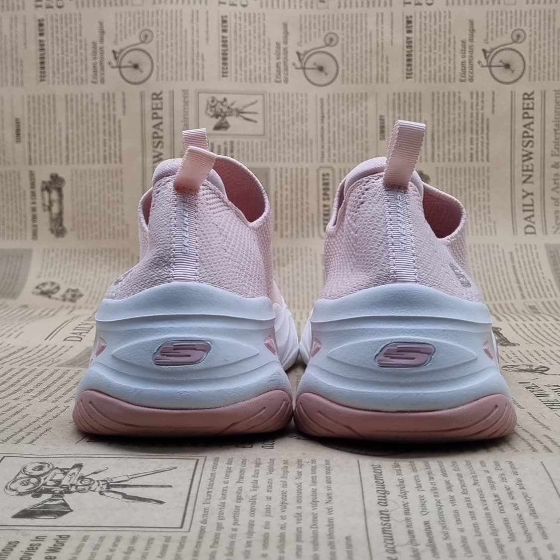 스케쳐스 딜라이트 4.0 슬립온 240 상품이미지4