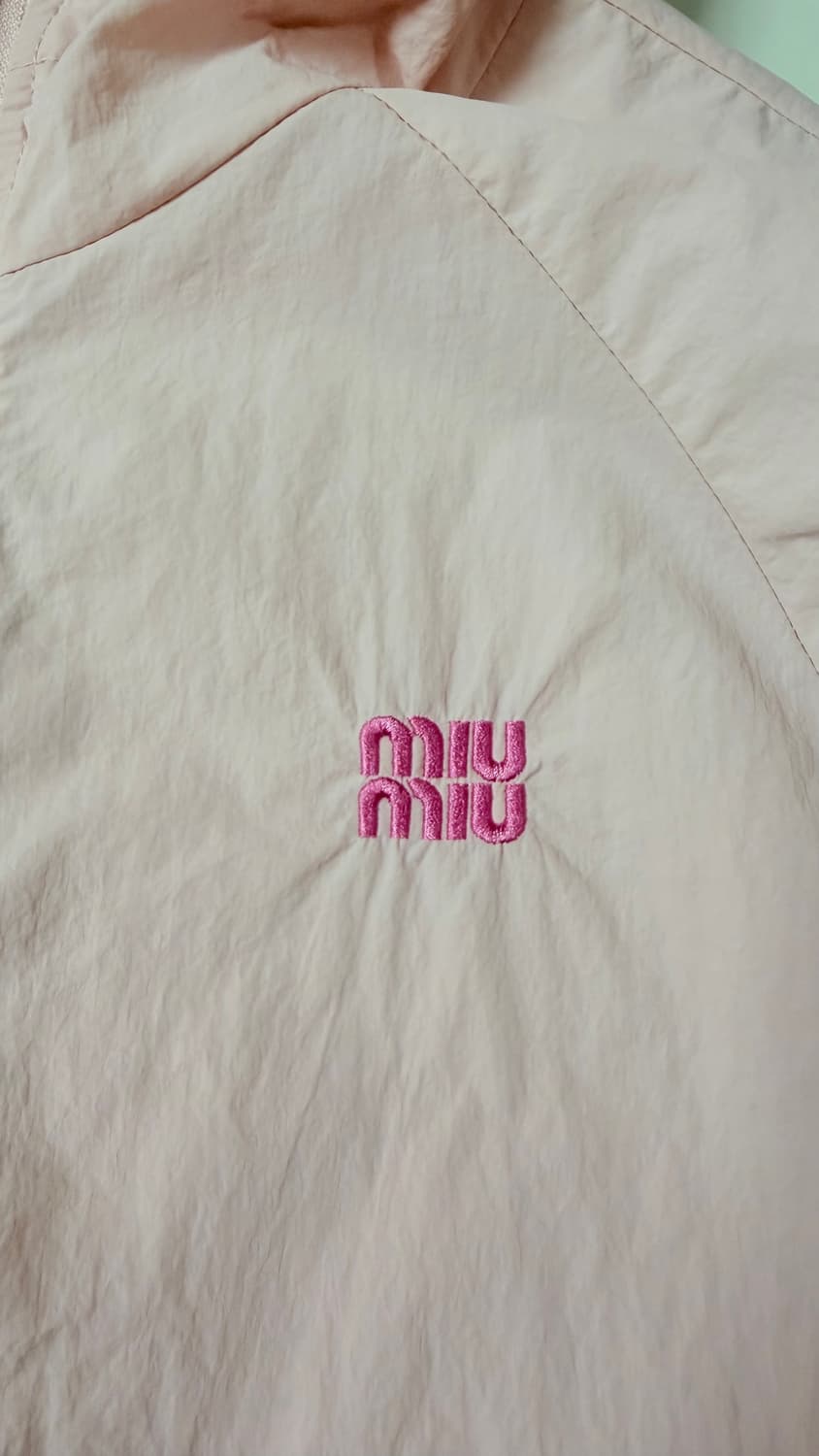 새상품) 미우미우 로고 핑크 후디 바람막이 자켓 점퍼 55-66 상품이미지5