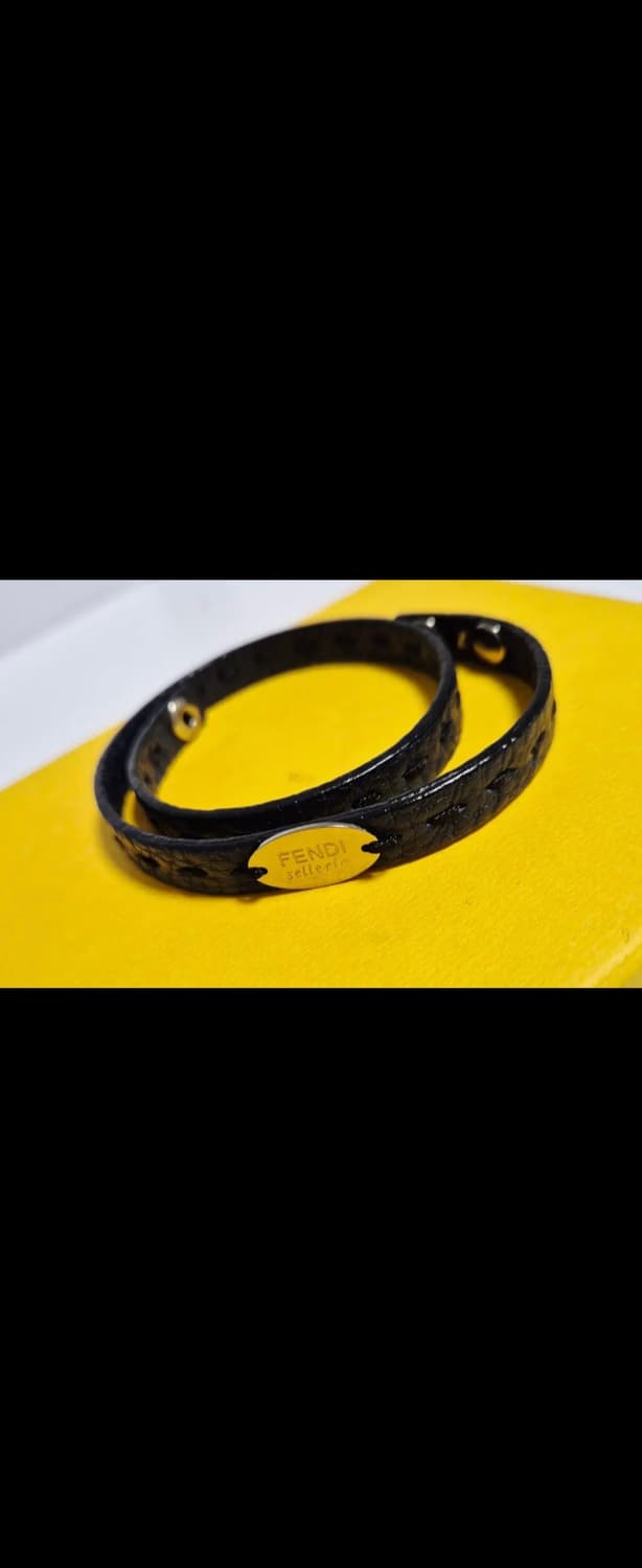 (정품)팬디(정품)펜디 셀러리아 2줄 블랙 가죽 팔찌 상품이미지7