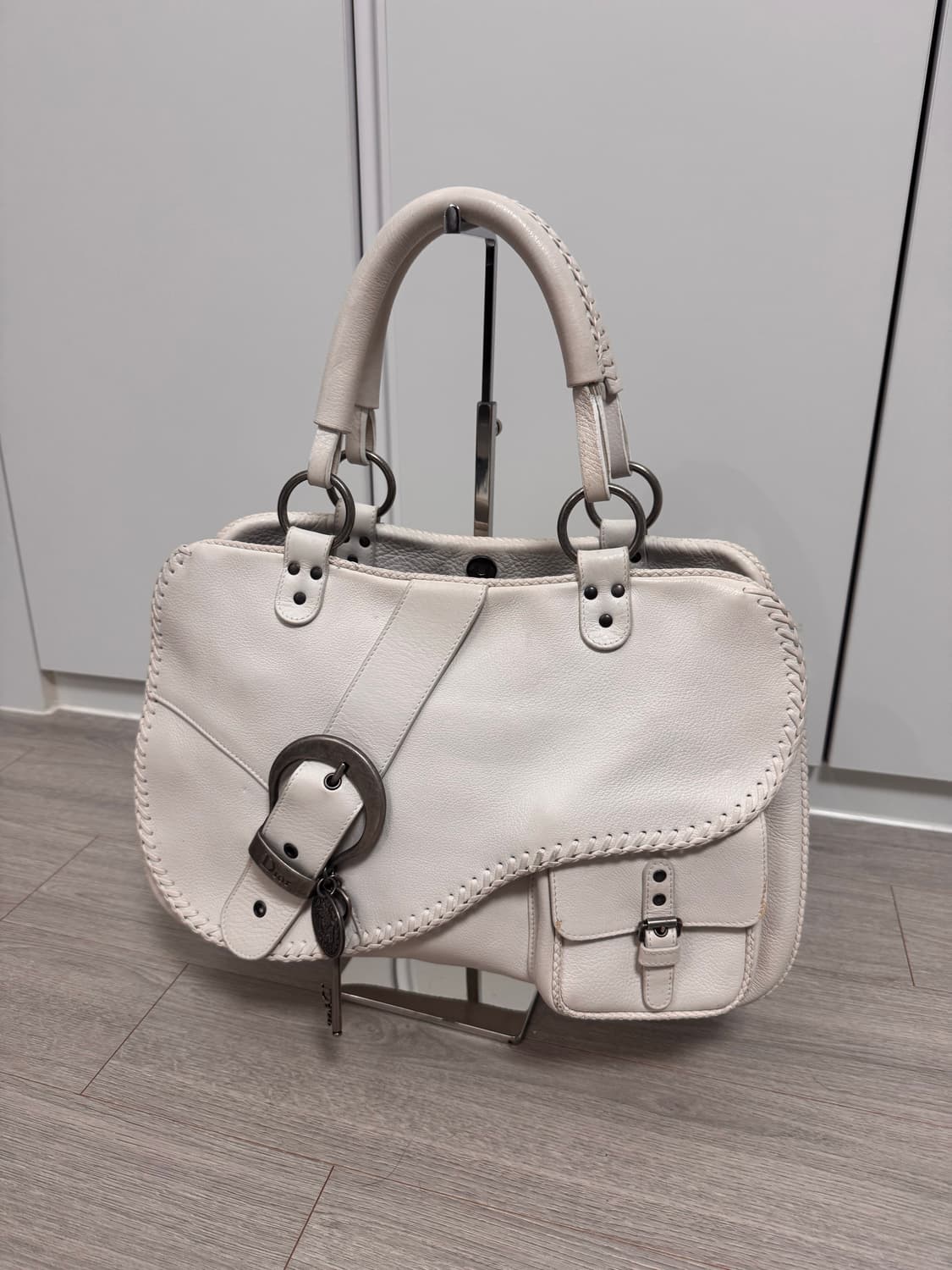 디올(Dior) 존 갈리아노 가우초백 오프화이트 상태A- 상품이미지2