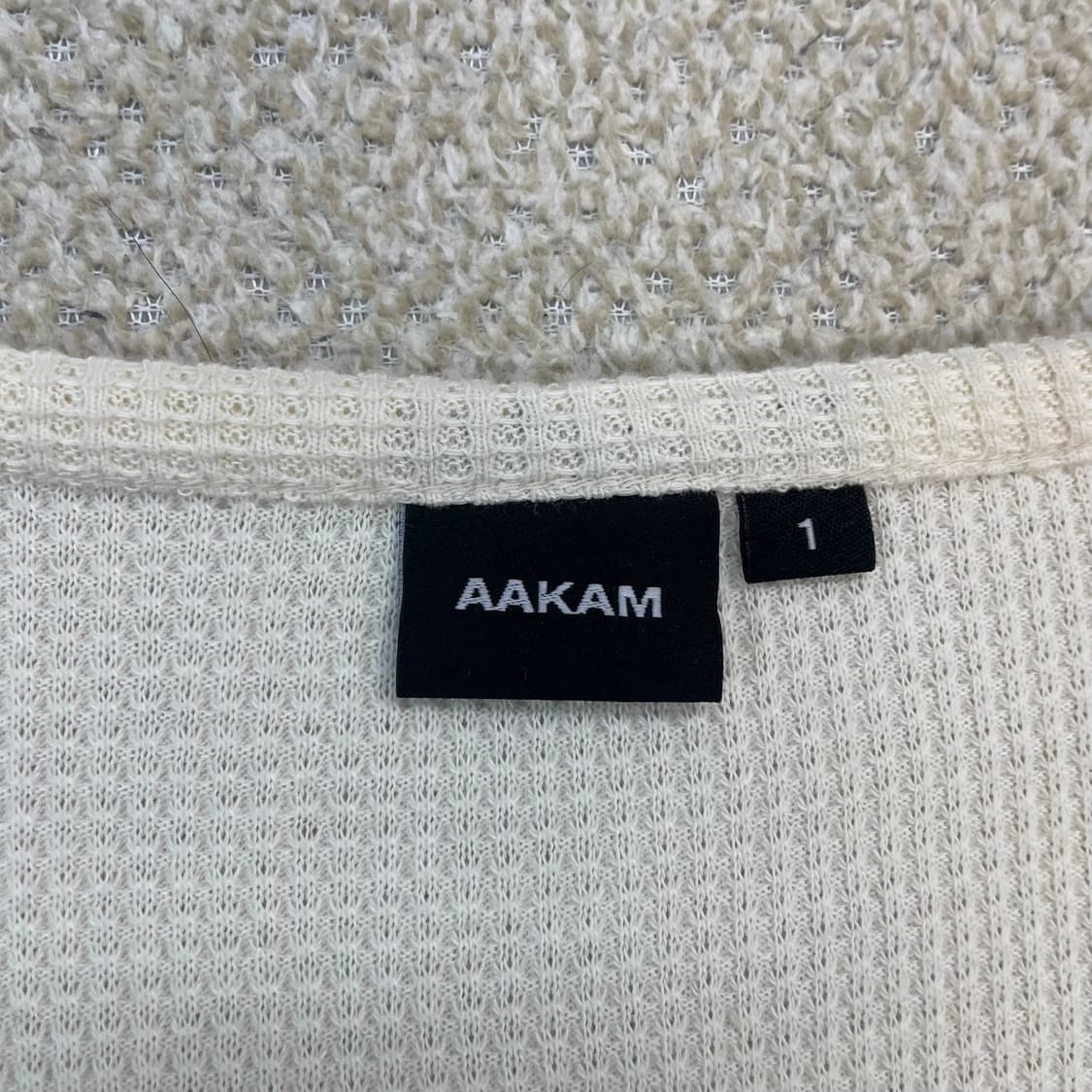 아캄 AAKAM 와플 헨리넥 롱슬리브 아이보리 상품이미지3