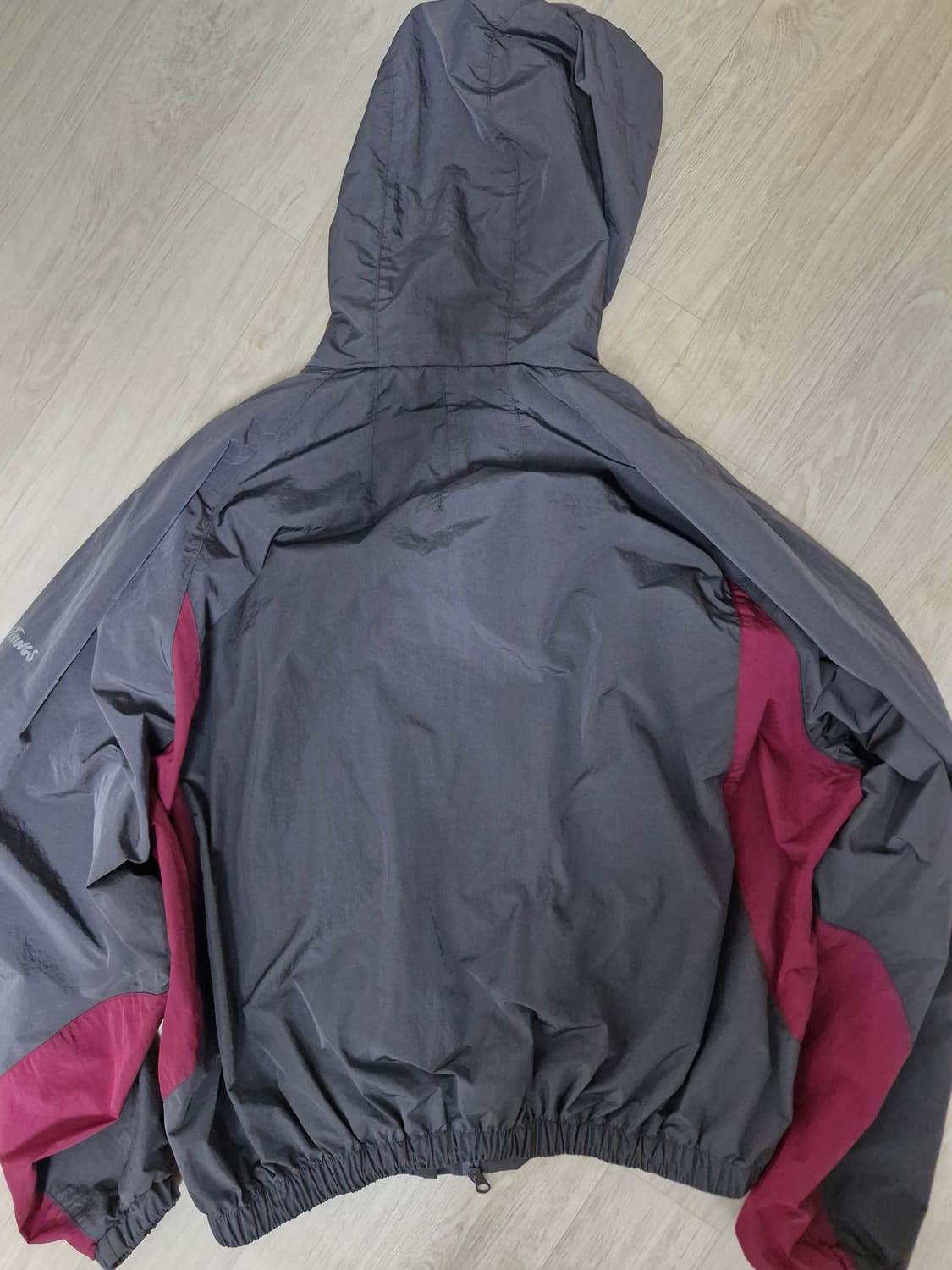 와일드띵스 바람막이 아미 자켓 그라파이트 L사이즈 판매합니다 상품이미지2