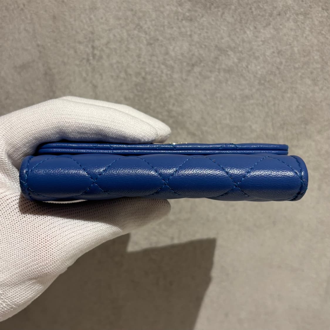 A+ OS사이즈 샤넬 CC로고 시즌 캐비어 플랩 카드지갑 블루 (내장칩) 상품이미지4