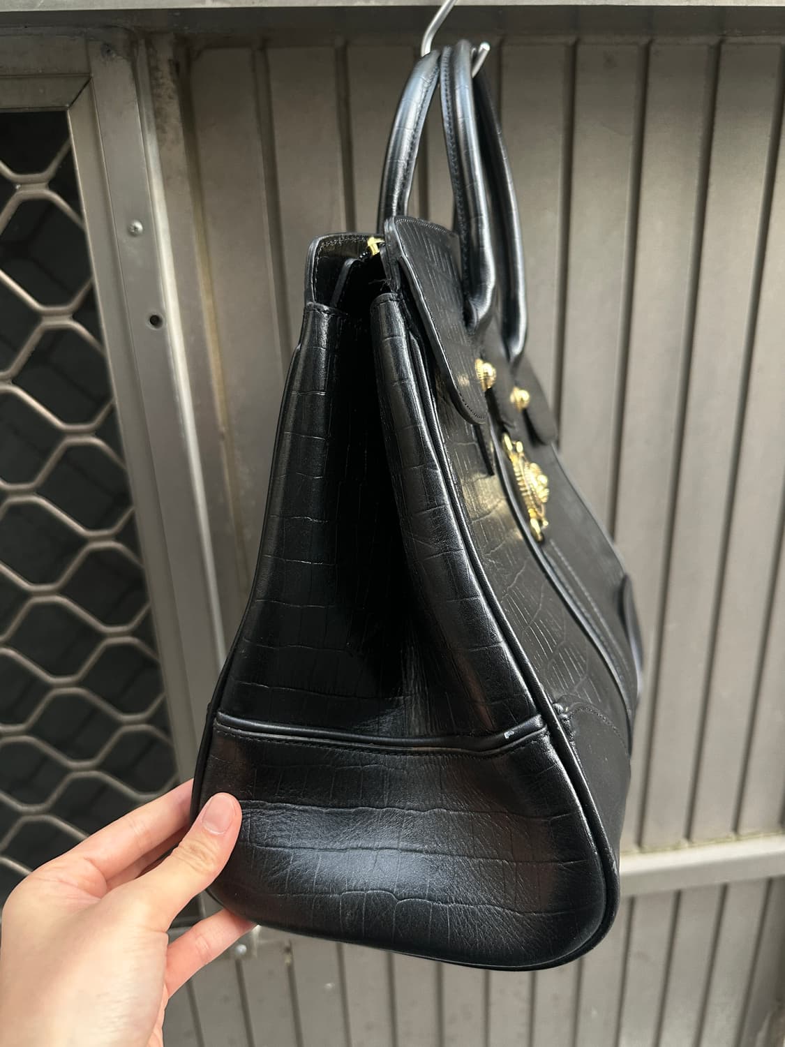 Teresia crocodile embossed leather bag 상품이미지5