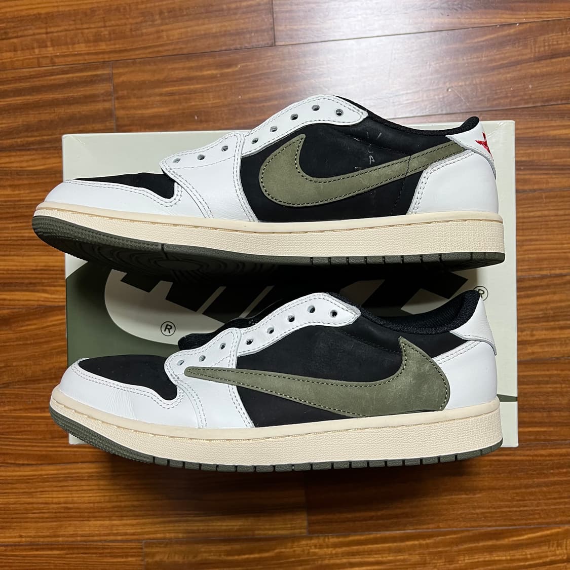 나이키 스캇 조던1 로우 미디움 올리브 w275 상품이미지4