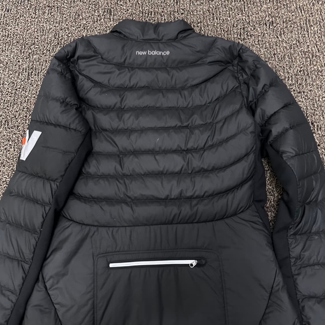 뉴발란스 여성 구스다운 경량 패딩 블랙 90(M) 상품이미지5