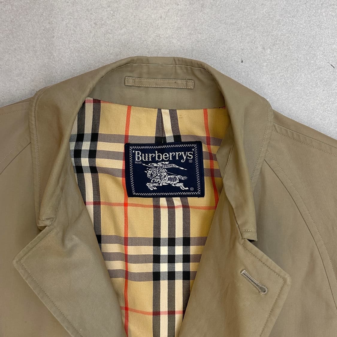 버버리 개버딘 발마칸 코트 상품이미지3