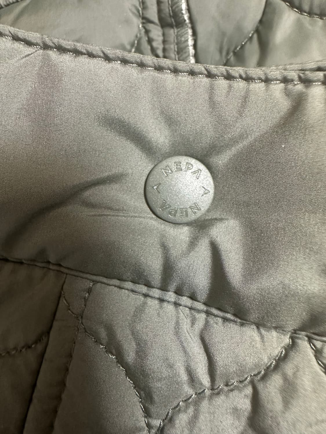 네파카키색 퀼팅 패딩랩 스커트 상품이미지8