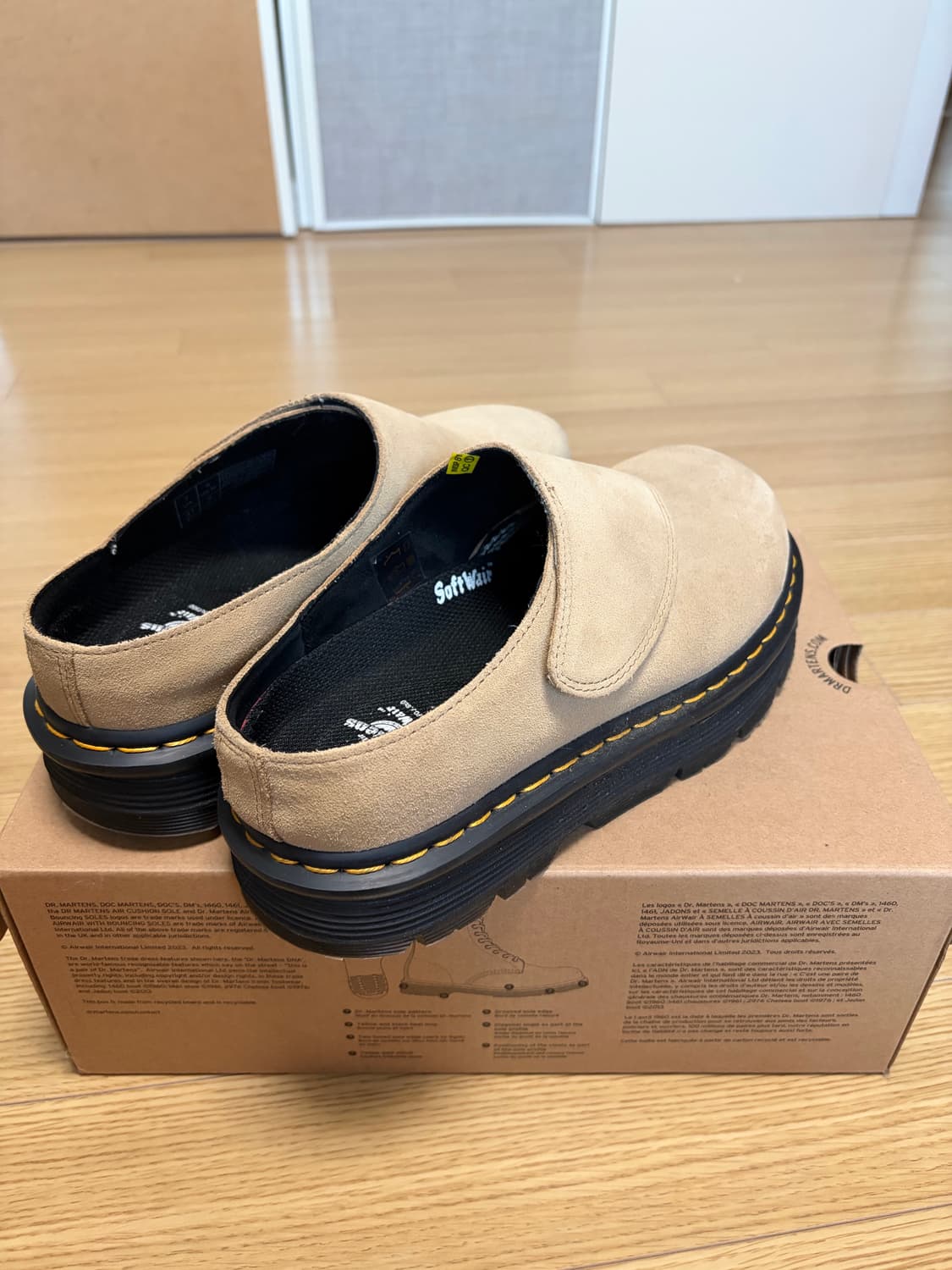 닥터마틴 제브잭 애니웨어 뮬 탄 260 상품이미지2