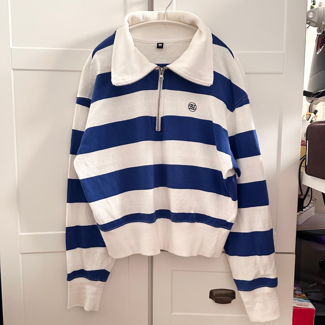 벤시몽 럭비티 스트라이프 크롭 하프 집업 블루 상품이미지2