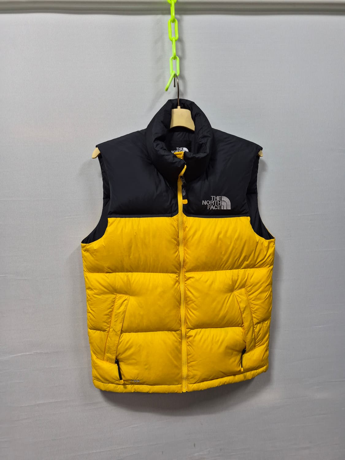 노스페이스 패딩 700 눕시 베스트 옐로우/블랙 90 상품이미지1