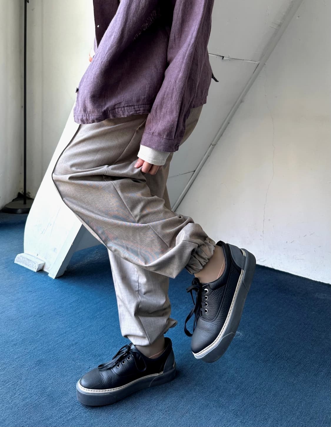 Rayon blend tuck jogger trousers 상품이미지4
