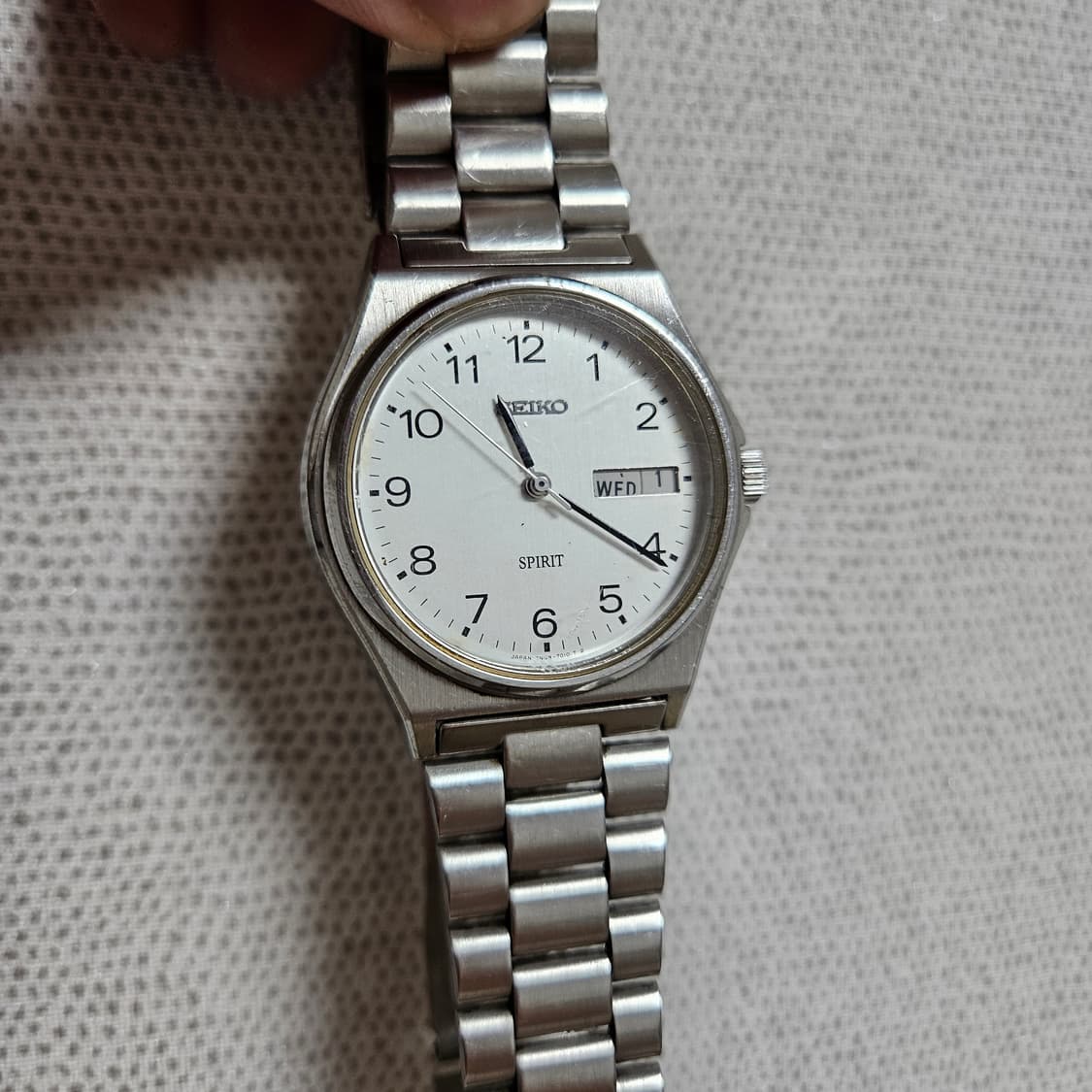 세이코 스피릿 데이데이트 쿼츠 시계 상품이미지2