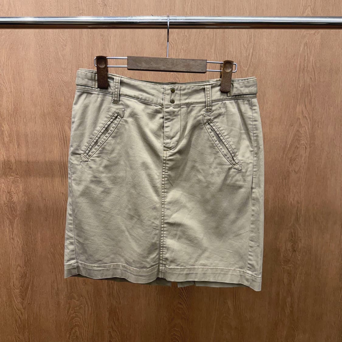 폴로 진스 미니 스커트 로고 자수 더블 포켓 사이드 스트랩 디테일 베이지 상품이미지2