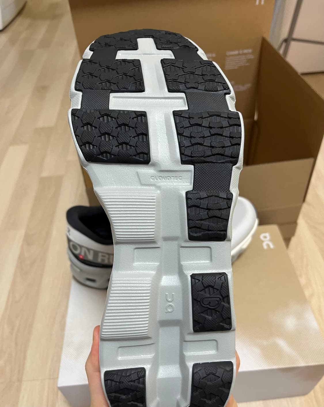 온 클라우드 몬스터 하이퍼 280 새제품 상품이미지5