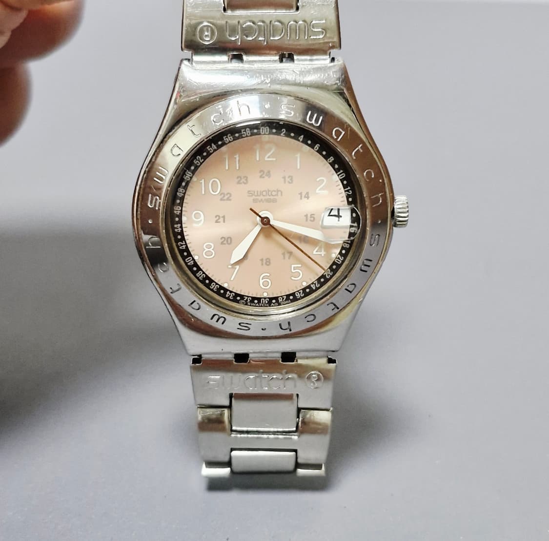 01) 스와치 아이러니 해피조 핑크시계 상품이미지1