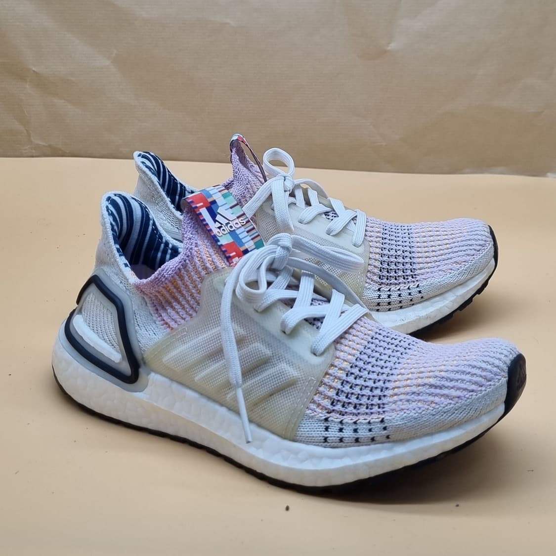 아디다스 울트라부스트19 라일락 운동화220. 상품이미지1