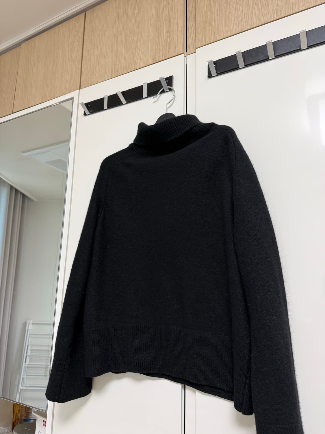 체 캐시미어 블랙 터틀넥 니트 상품이미지1