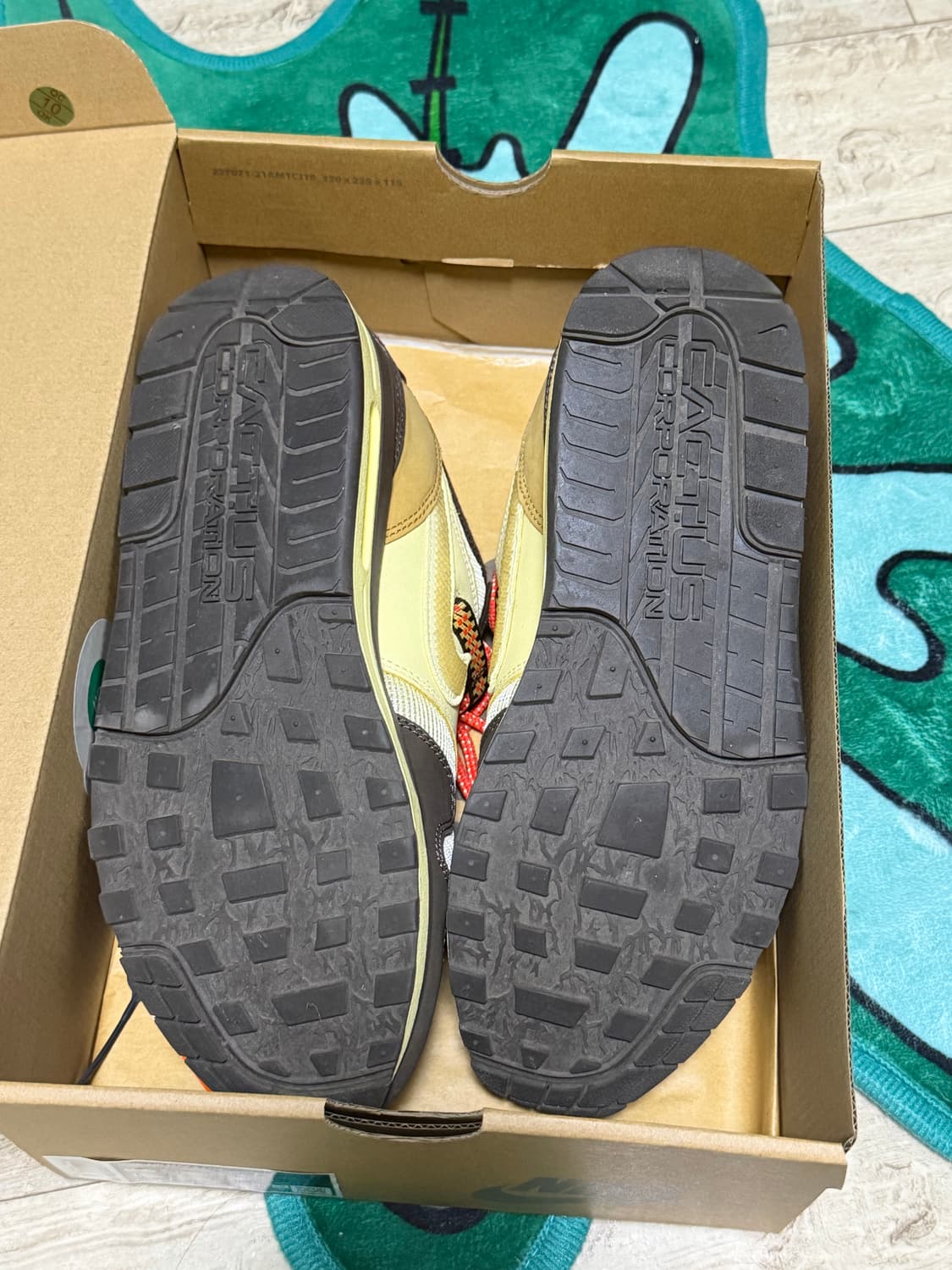 나이키 에어맥스1 트레비스스캇 상품이미지5