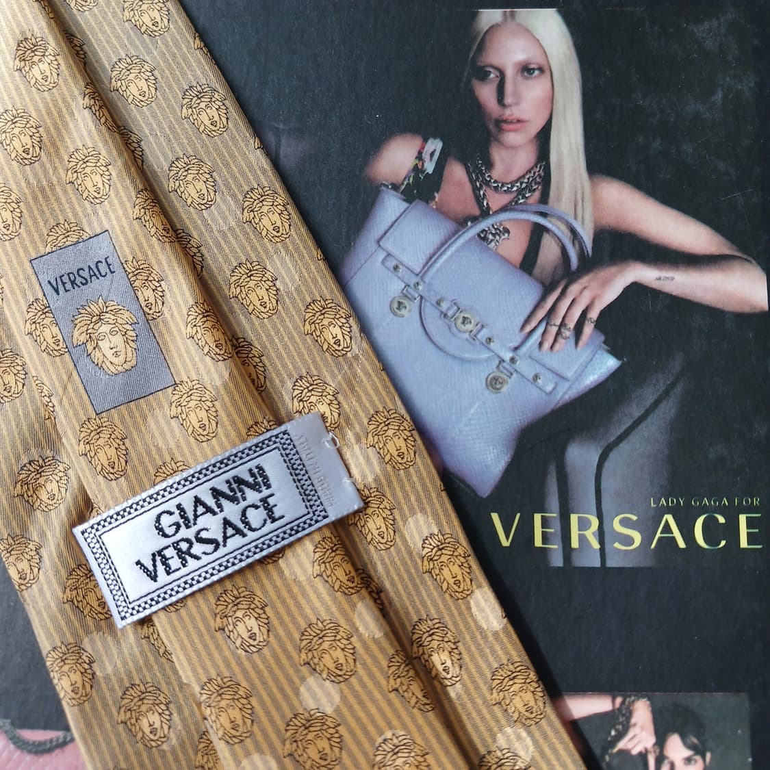 지아니 베르사체 실크 메두사 패턴 넥타이 8.9cm A등급 A19870
 상품이미지6