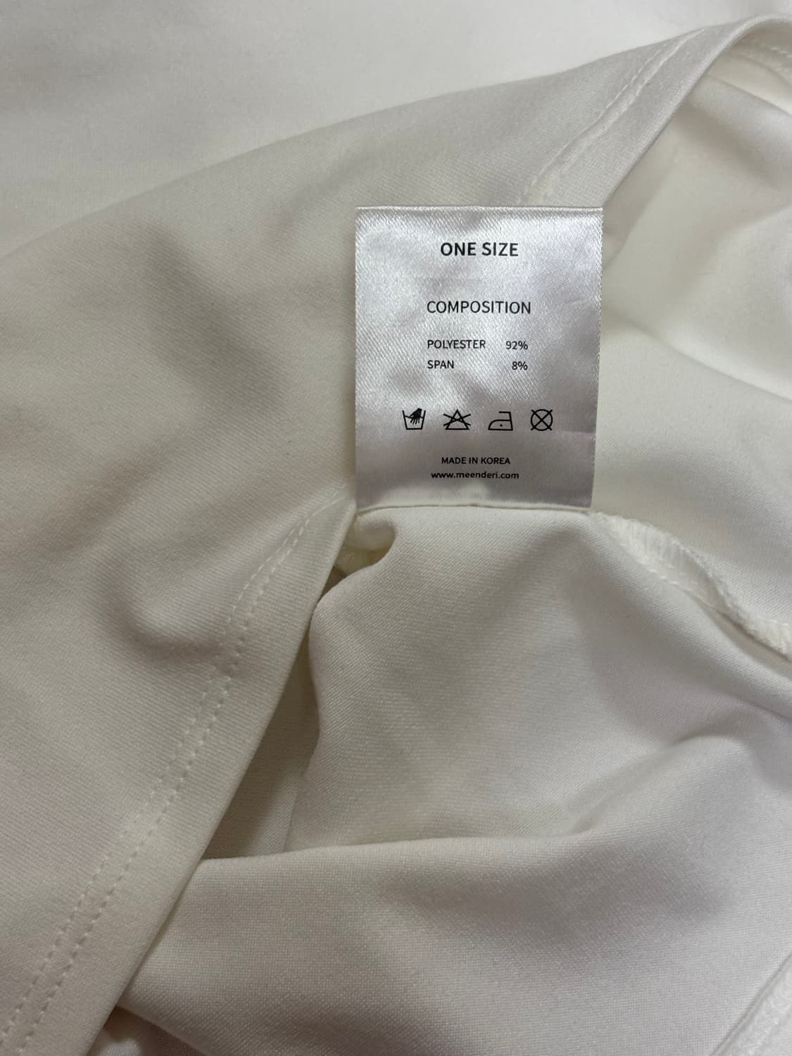 민더리 셔링 레이어드 슬리브리스 화이트 (키오프 벨 착용)SHIRRING 상품이미지8