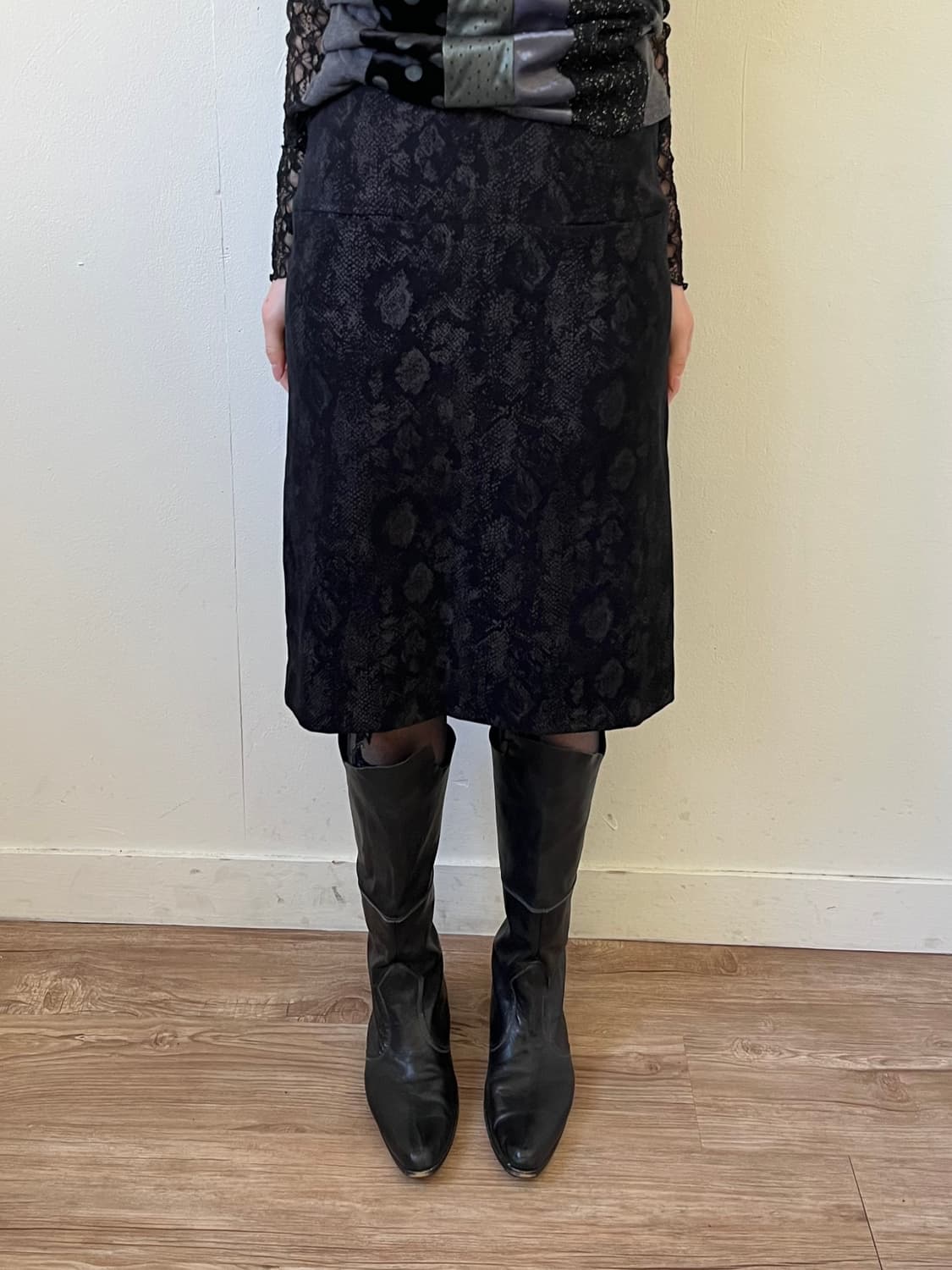 VIVAYOU 블랙 트임 미디스커트 상품이미지6