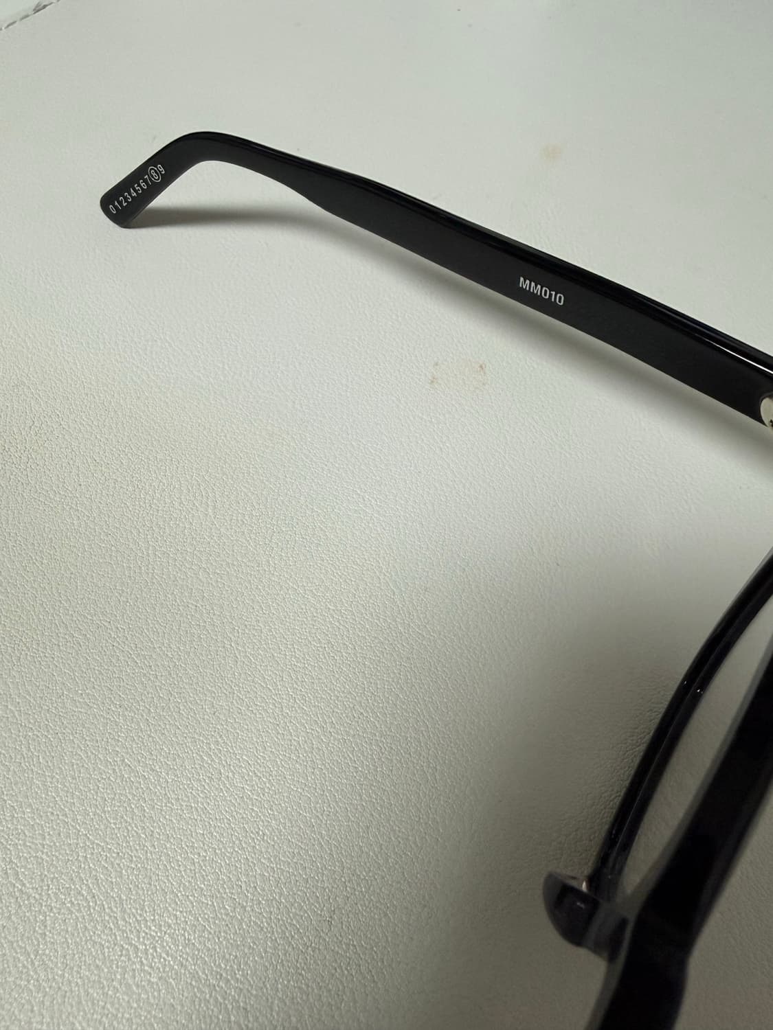 젠틀몬스터 X 메종 마르지엘라 mm010 안경 상품이미지5