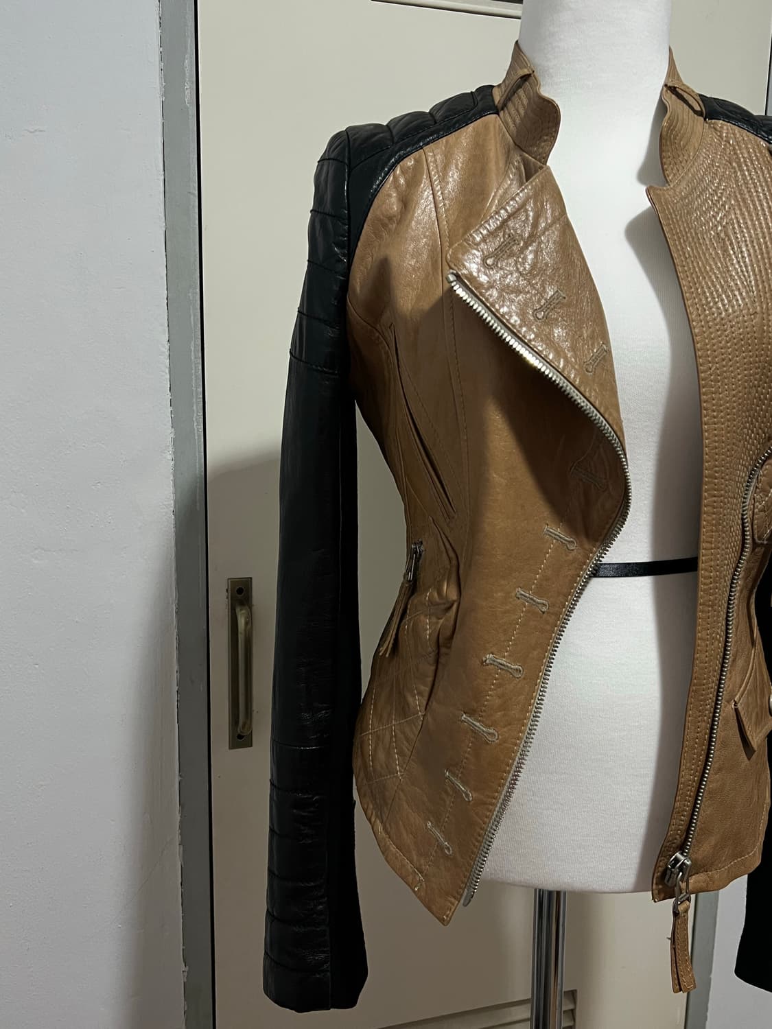 MOCHA BEIGE LEATHER-JACKET 상품이미지6