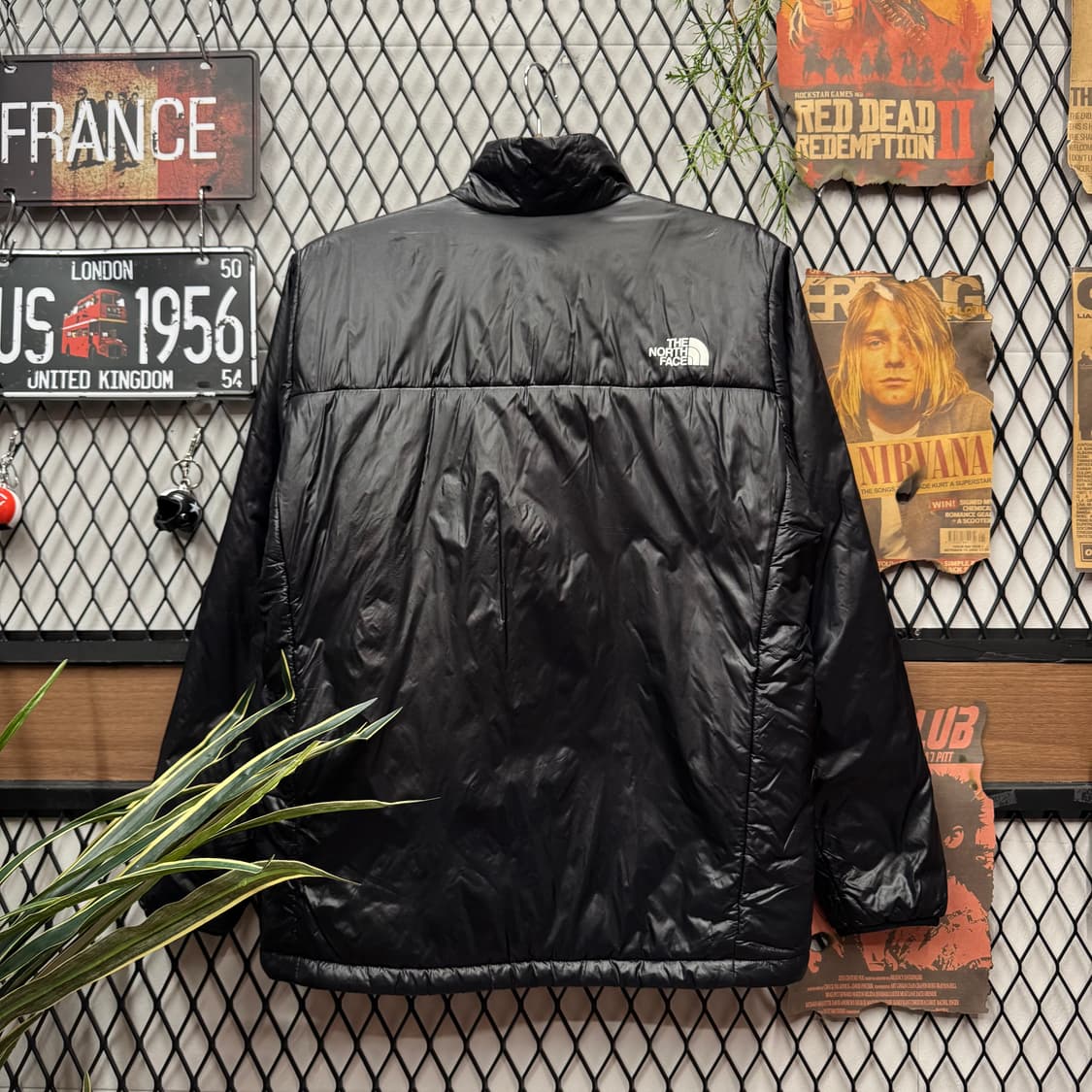 노스페이스 경량 다운 점퍼 전면 포켓 집업 포인트 블랙 상품이미지2