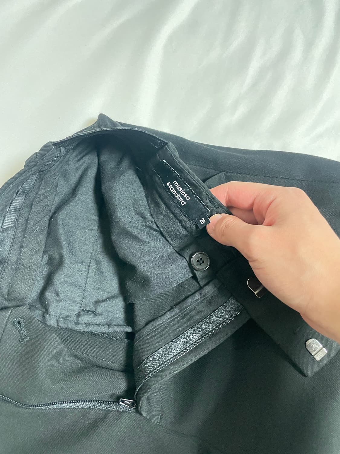 무신사스탠다드 와이드핏 히든밴딩 슬랙스 블랙 28 상품이미지3