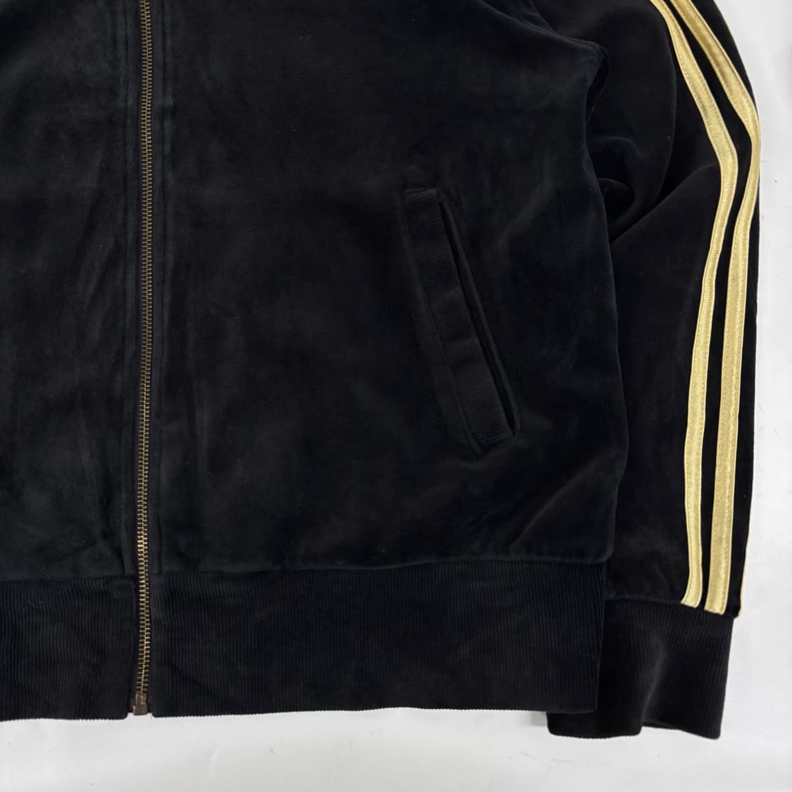 아디다스 벨벳 자켓 상품이미지3